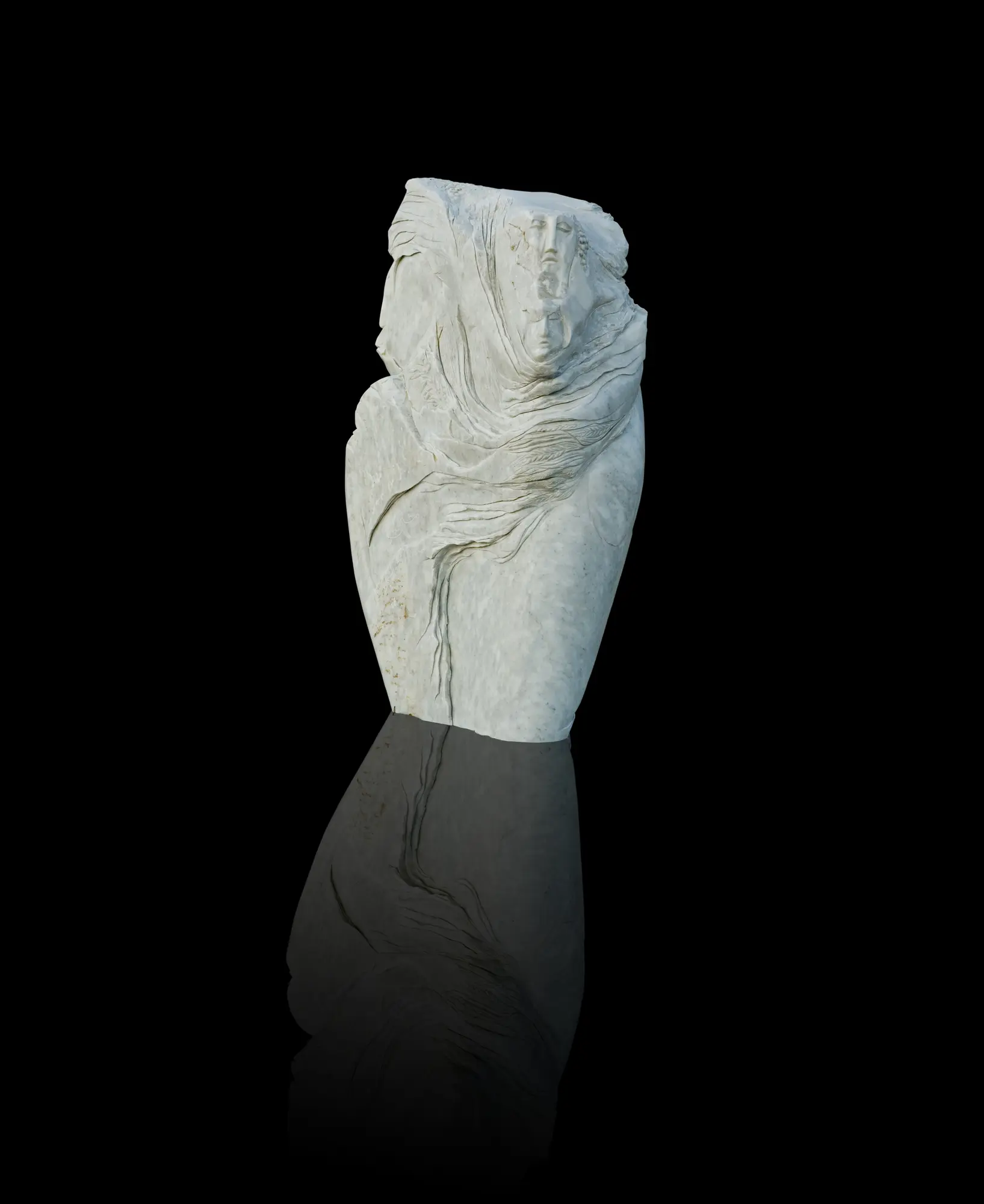 المرأة و الشجرة